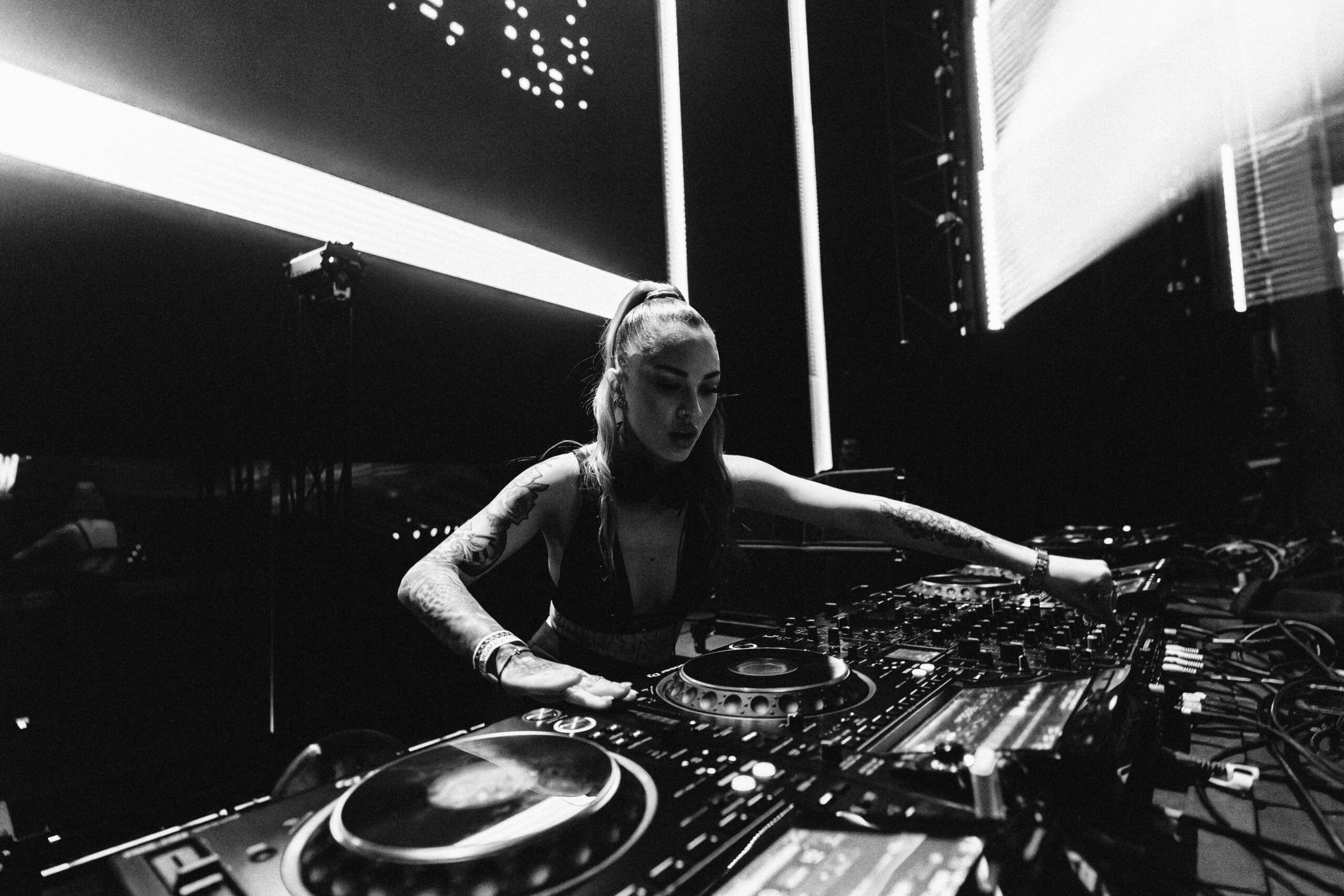 primer plano pinchando blanco y negro